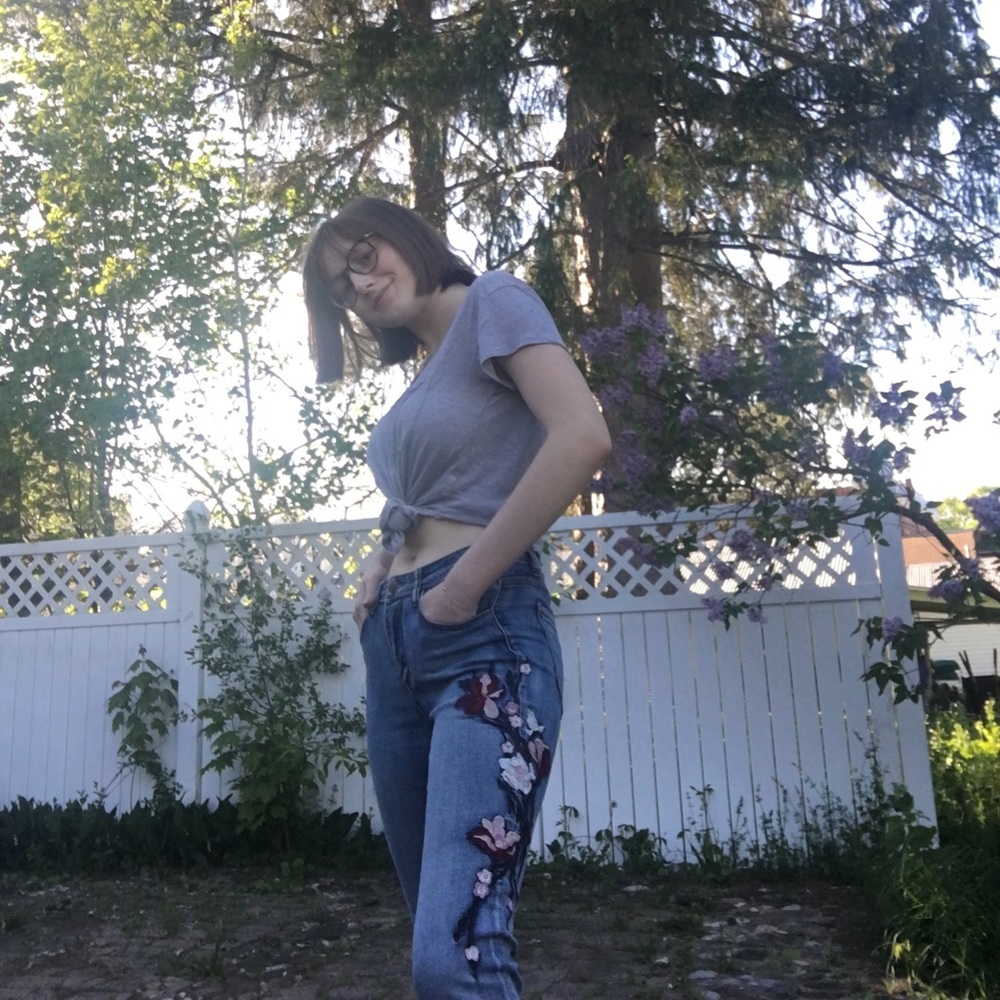 Size 7 embroidered juniors jeans